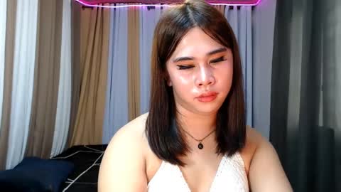 Snapshot of dreammegan chatting on 02.04.25 Stacy DONT FORGET TO FOLLOW ME AND THUMBS UP my wife samgrg2 online show from 02.04.25