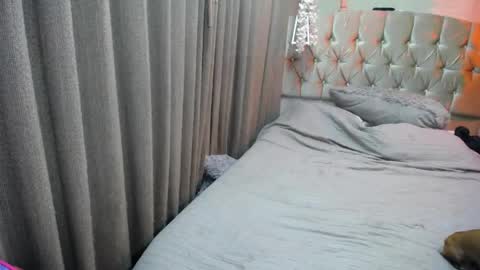 Snapshot of dreams_sophi chatting on 06.08.26 Sophia online show from 06.08.26