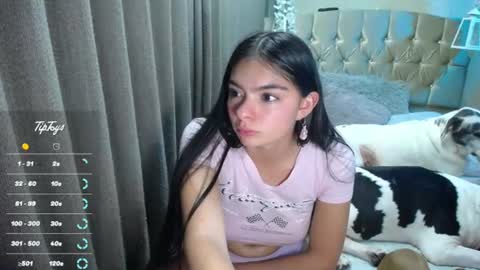 Snapshot of dreams_sophi chatting on 06.22.26 Sophia online show from 06.22.26