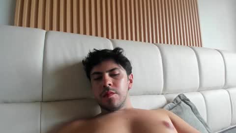 Snapshot of dreamsuxx chatting on 11.03.25 Diego online show from 11.03.25