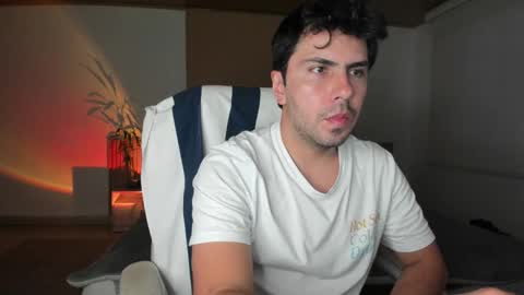 Snapshot of dreamsuxx chatting on 11.21.25 Diego online show from 11.21.25