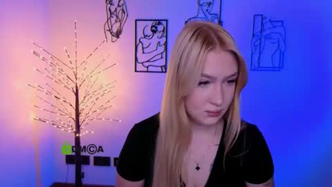 Snapshot of dreamyivyy chatting on 07.17.26 Ivy online show from 07.17.26
