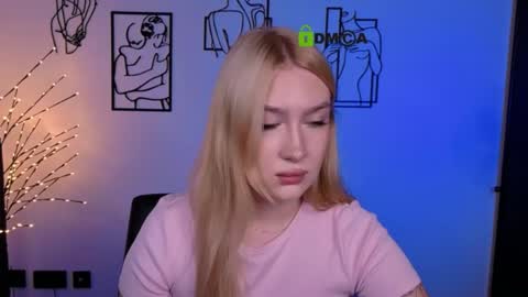 Snapshot of dreamyivyy chatting on 07.18.26 Ivy online show from 07.18.26
