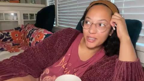 RIRI OR DREAMY online show from 04.10.26