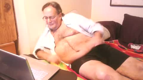 Snapshot of drfeelgood777 chatting on 01.12.25 Dr. Feelgood online show from 01.12.25