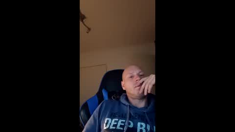 Snapshot of drijn3 chatting on 04.19.26 drijn3 online show from 04.19.26