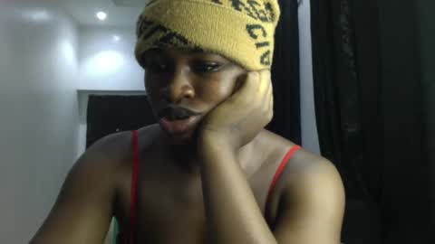 Snapshot of dripping_luna chatting on 01.02.25 dripping_luna online show from 01.02.25