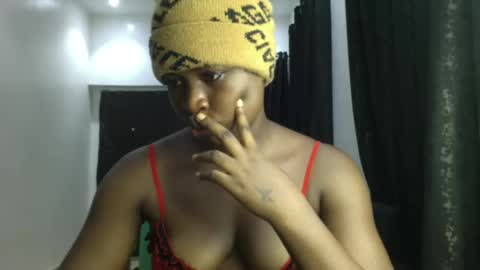 Snapshot of dripping_luna chatting on 01.08.25 dripping_luna online show from 01.08.25