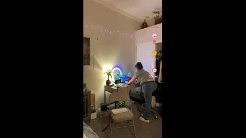 Drippy kitty  online show from 02.17.26