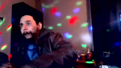 Snapshot of drogoloko233 chatting on 12.21.25 drogo lpkp online show from 12.21.25