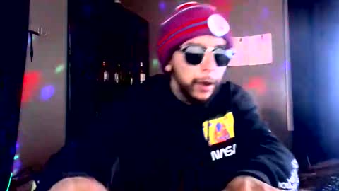 Snapshot of drogoloko233 chatting on 02.15.26 drogo lpkp online show from 02.15.26