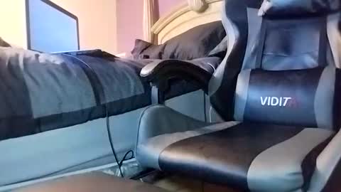 dtrain6969420 online show from 10.28.25