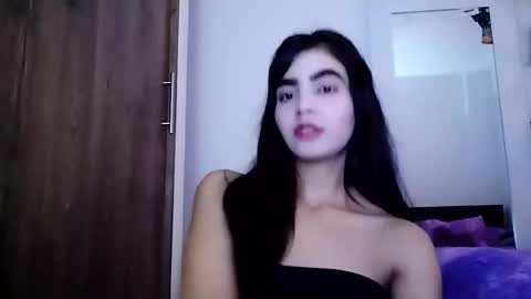Snapshot of dulce_lucero chatting on 12.19.24 dulce_lucero online show from 12.19.24