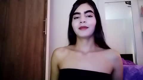 Snapshot of dulce_lucero chatting on 02.14.25 dulce_lucero online show from 02.14.25