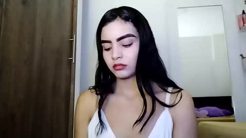 Snapshot of dulce_lucero chatting on 10.11.25 dulce_lucero online show from 10.11.25