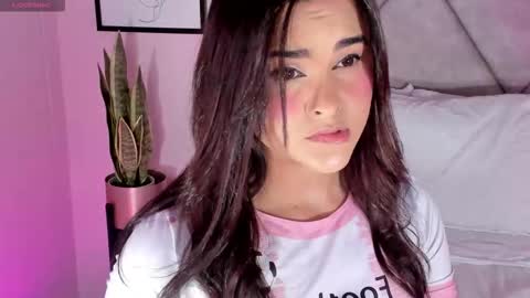 Dulcee Garcia online show from 12.04.25