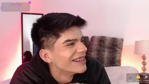 Snapshot of dulcey_ chatting on 10.18.25 Dulcey online show from 10.18.25