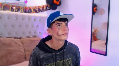 Snapshot of dulcey_ chatting on 10.25.25 Dulcey online show from 10.25.25