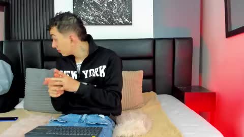 Snapshot of duolust chatting on 09.21.25 Thomas and Noah online show from 09.21.25