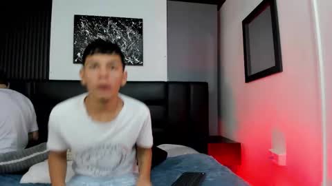 Snapshot of duolust chatting on 09.25.25 Thomas and Noah online show from 09.25.25