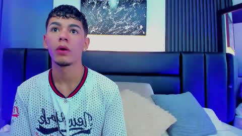 Snapshot of duolust chatting on 11.08.25 Thomas and Noah online show from 11.08.25