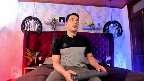 Dustin Sonne online show from 05.02.26