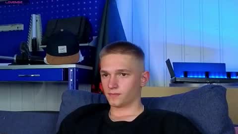 Dustyn online show from 10.10.25