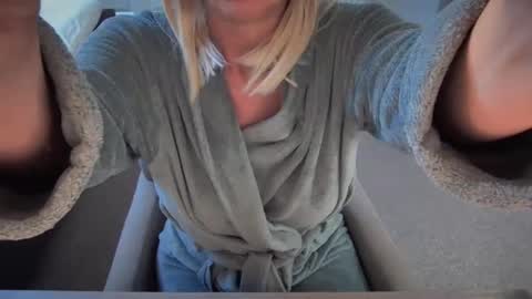 Snapshot of dutchamber chatting on 03.05.25 Ambertje040 online show from 03.05.25