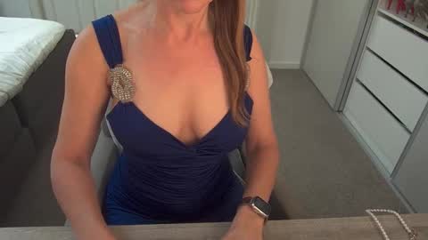 Snapshot of dutchamber chatting on 10.22.25 Ambertje040 online show from 10.22.25