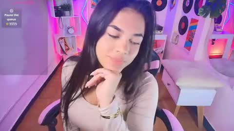 Snapshot of duulce_mia chatting on 07.15.26 duulce_mia online show from 07.15.26