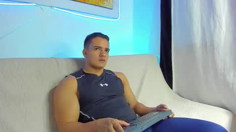 dwayne_esteven10 online show from 03.08.26