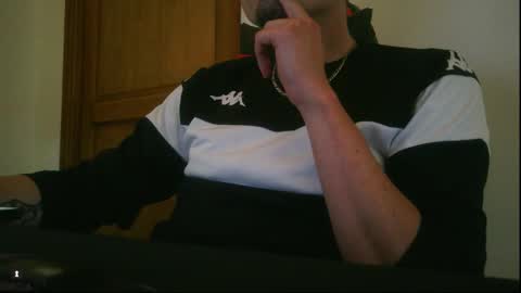 Snapshot of dy22__ chatting on 10.22.25 dy22__ online show from 10.22.25