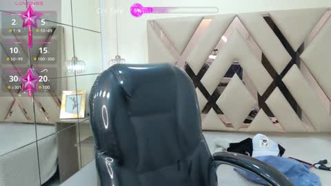 Snapshot of dyla_n18_ chatting on 02.02.25 dyla_n18_ online show from 02.02.25