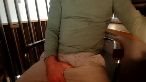 Snapshot of dylan1300 chatting on 12.11.24 dylan1300 online show from 12.11.24