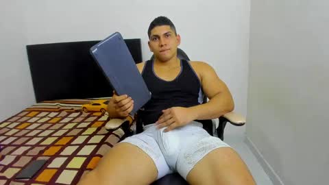 Snapshot of dylan_brook chatting on 05.27.26 Dylan online show from 05.27.26