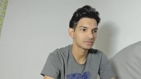 Snapshot of dylan_hoot chatting on 09.24.25 Dylan online show from 09.24.25