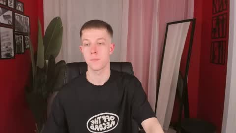 Snapshot of dylan_norton chatting on 04.29.26 Dylan online show from 04.29.26