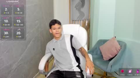 Snapshot of dylanroyce_ chatting on 03.24.26 dylanroyce_ online show from 03.24.26