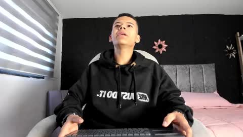 Snapshot of dylanroyce_ chatting on 03.28.26 dylanroyce_ online show from 03.28.26