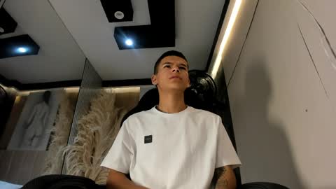 Snapshot of dylanroyce_ chatting on 04.04.26 dylanroyce_ online show from 04.04.26