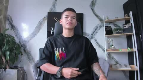 Snapshot of dylanroyce_ chatting on 04.05.26 dylanroyce_ online show from 04.05.26