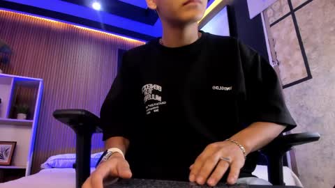 Snapshot of dylanroyce_ chatting on 04.07.26 dylanroyce_ online show from 04.07.26