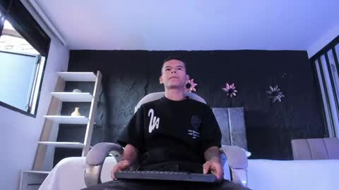 Snapshot of dylanroyce_ chatting on 04.14.26 dylanroyce_ online show from 04.14.26