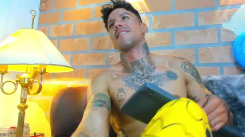 Snapshot of dylanstonne1 chatting on 02.20.25 D Y L A N online show from 02.20.25