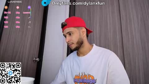 Snapshot of dylanxfun chatting on 10.18.25 dylanxfun online show from 10.18.25