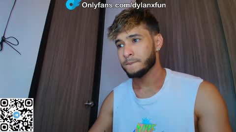 Snapshot of dylanxfun chatting on 10.27.25 dylanxfun online show from 10.27.25