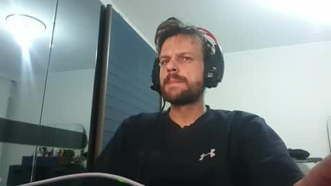 Snapshot of eaglecrm chatting on 01.05.25 eaglecrm online show from 01.05.25