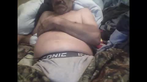 Snapshot of easye4015 chatting on 09.16.25 Easye online show from 09.16.25