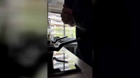 Snapshot of easyfrenchguy chatting on 04.11.26 French Guy online show from 04.11.26