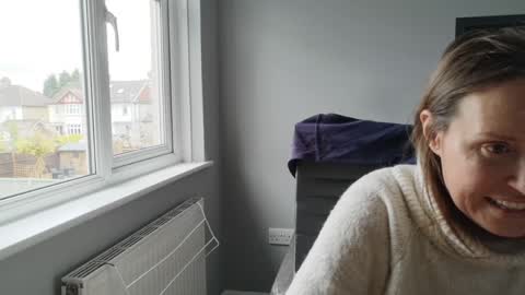 Nadia Ferreira  online show from 04.03.26